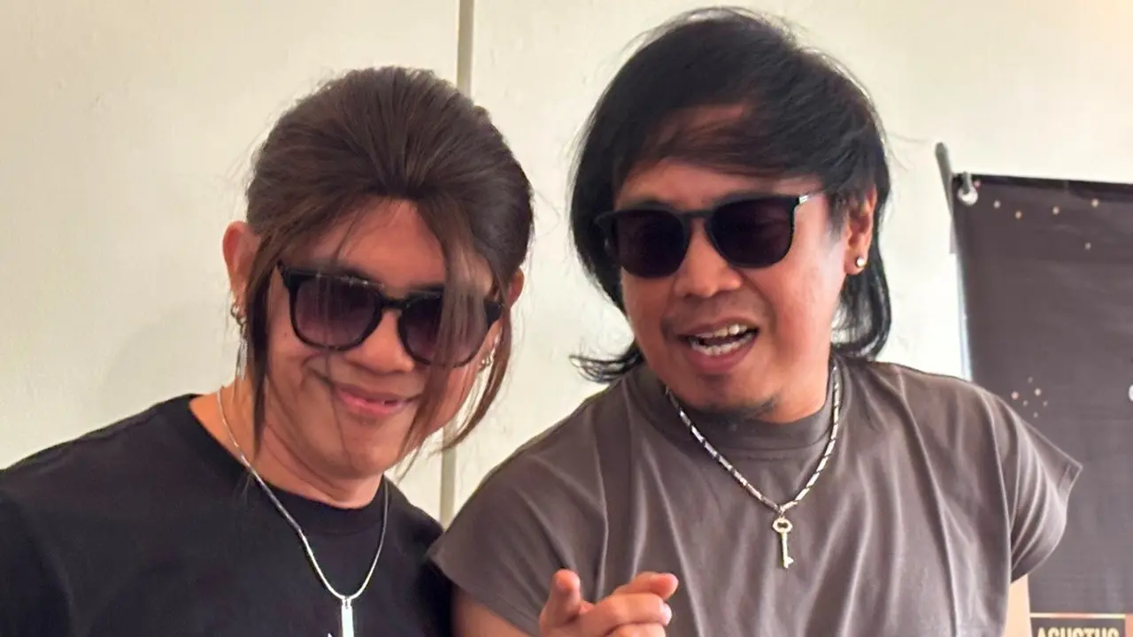 Ian Kasela & Moldy