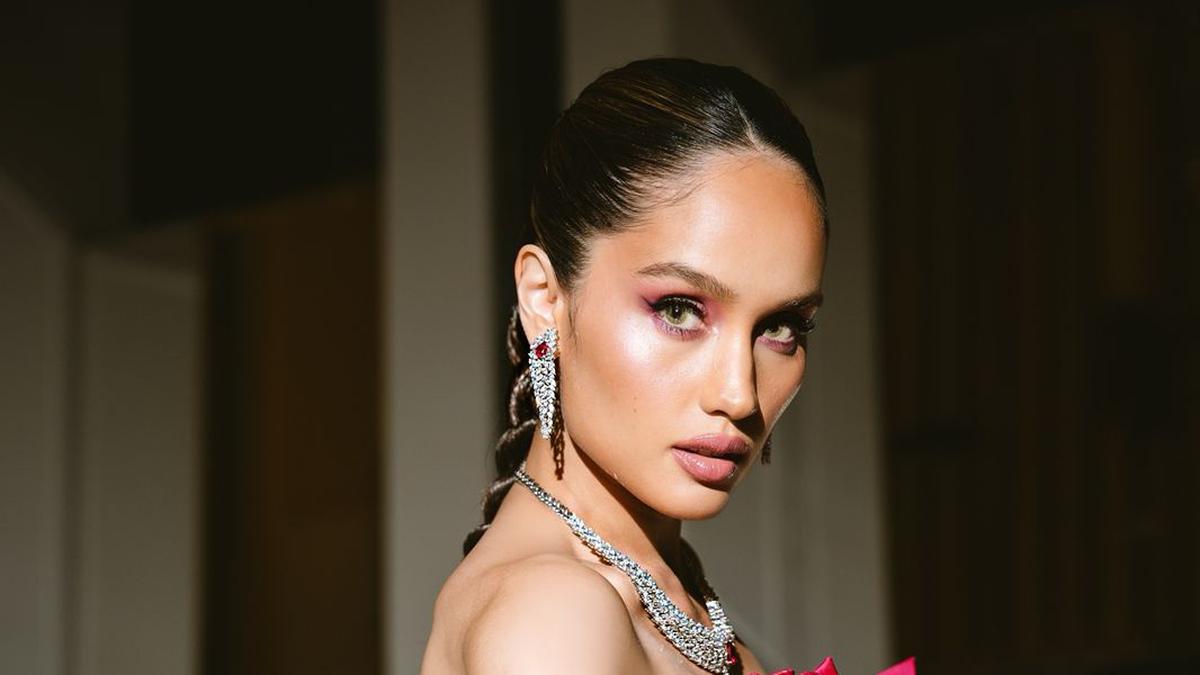 Pesan Sejuk Cinta Laura untuk Wanita Indonesia: Cinta Sejati Dimulai dari Mencintai Diri Sendiri