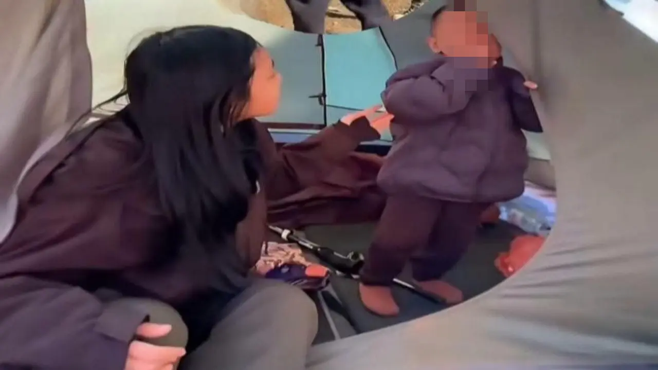 Balita Menangis Sendirian di Tenda Gunung Prau, Ditinggal Orang Tua Mendaki