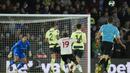 Hanya berselang lima menit, Southampton mampu menggandakan keunggulan menjadi 2-0 lewat gol Moussa Djnepo. Gol dicetak lewat tendangan keras dari luar kotak penalti. (AP Photo/ Alastair Grant)