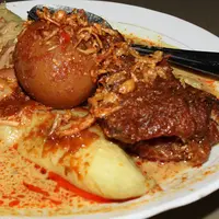 Lontong Orari merupakan salah satu kuliner legendaris yang ada di Kota Banjarmasin