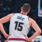 Bintang Denver Nuggets, Nikola Jokic sukses mencatatkan rekor dengan 20 rebounds di babak pertama melawan Charlotte Hornets. (Instagram/nuggets)