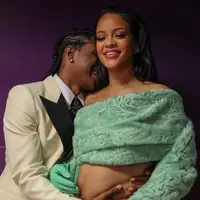 Rihanna dan A$AP Rocky tampil bareng di Vanity Fair Oscar Party. [Foto: @rihannaofficiall]