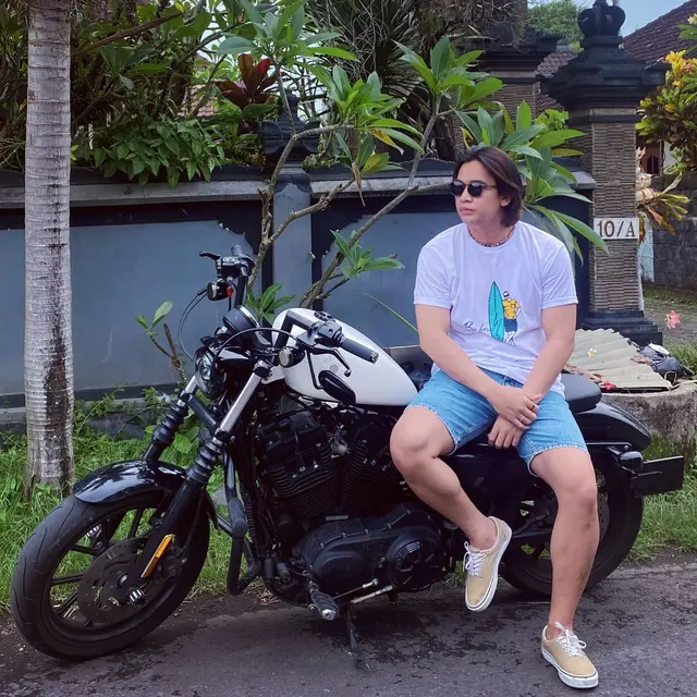 Makin Macho, Ini 6 Potret Terbaru Billy Syahputra yang Kini Berotot