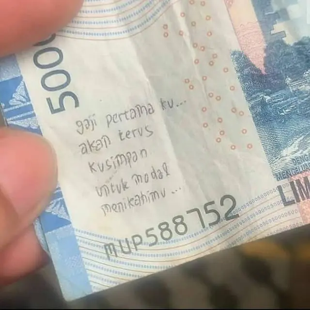 6 Tulisan Romantis di Uang Kertas Ini Kocak, Dijadikan Seperti Surat Cinta