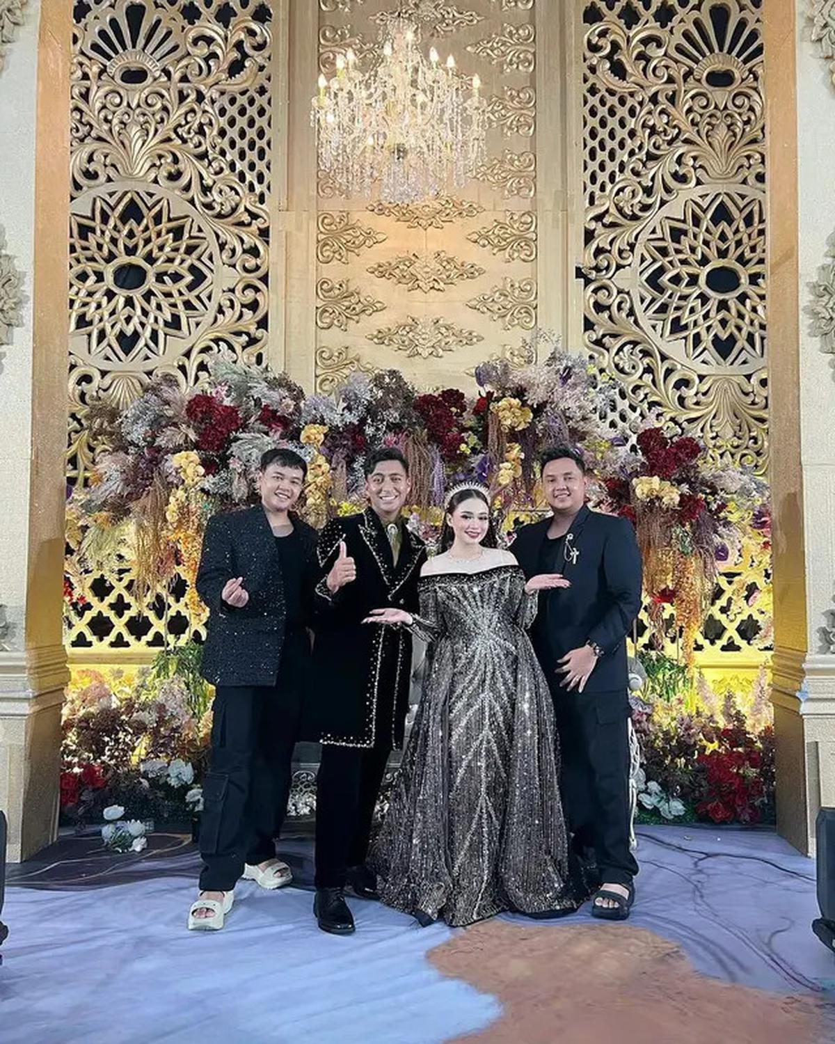 6 Potret Pernikahan Aulia DA dan Cahu, Akad Nikah Hingga Resepsi Digelar Mewah
