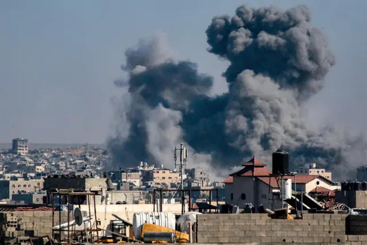Di Tengah Negosiasi Gencatan Senjata, Israel Bombardir Jalur Gaza
