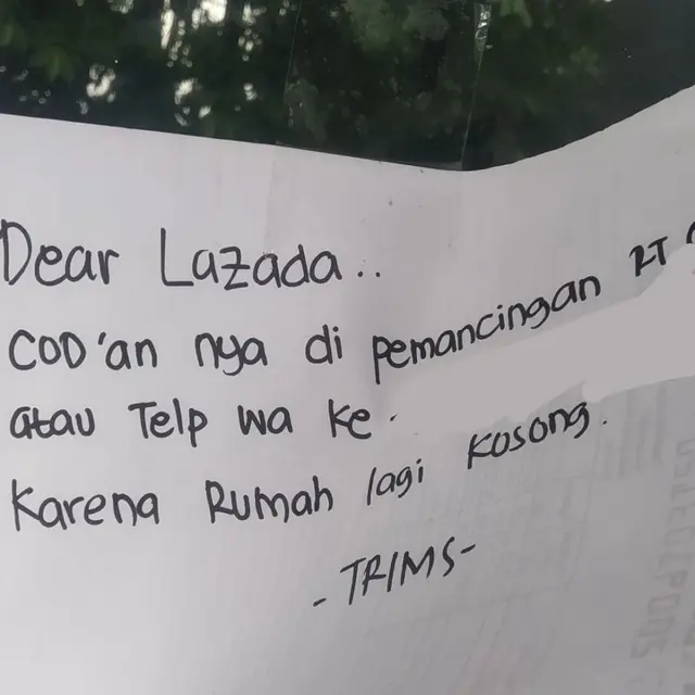 Rumah Sedang Kosong, Ini 7 Potret Catatan Untuk Kurir saat Antar Paket