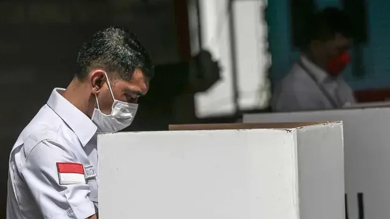 Deputi IV KSP Juri Ardiantoro menegaskan, pemerintah tetap mengikuti ketentuan Undang-Undang dalam pelaksanaan Pilkada 2024.