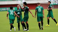 PSS Sleman menang 3-0 dalam laga uji coba kontra Persip Kota Pekalongan, Minggu (19/6/2016) di Stadion Maguwoharjo, Sleman. (Bola.com/Romi Syahputra)