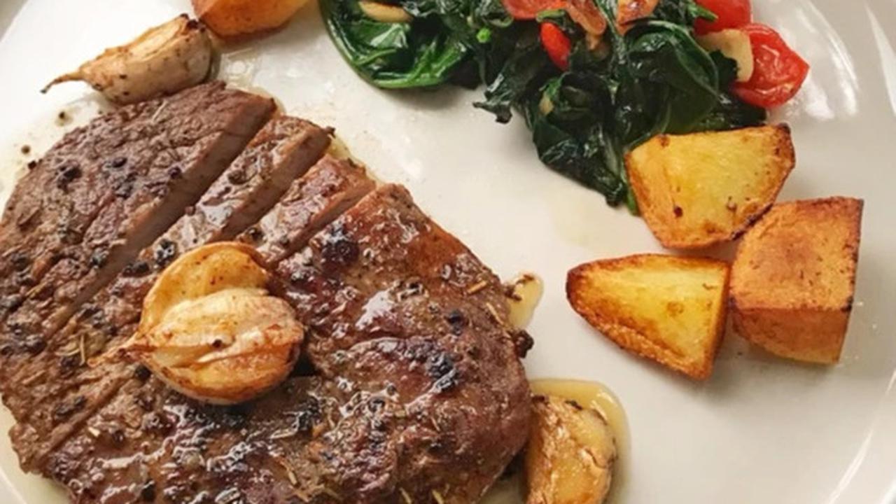 Ilustrasi Steak Daging Kurban Rumahan