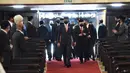 Presiden Joko Widodo dan Wakil Presiden Ma'ruf Amin tiba di lokasi pembukaan masa persidangan I DPR tahun 2020-2021 di Kompleks Parlemen, Jakarta, Jumat (14/8/2020). Pembukaan masa persidangan I ini dalam rangka penyampaian pidato Presiden RI mengenai RUU APBN 2021. (Pool/Biro Pemberitaan Parlemen)