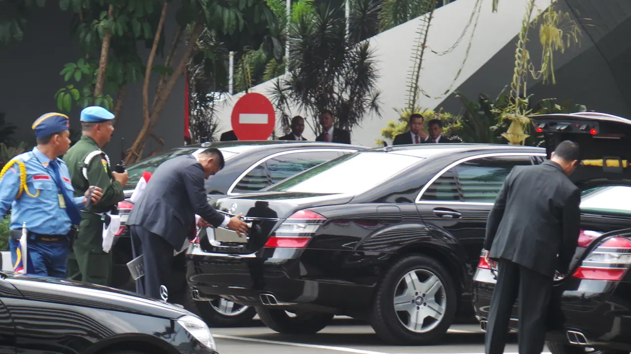 Begini Proses Penanggalan Plat 'Indonesia 1' di Mobil SBY