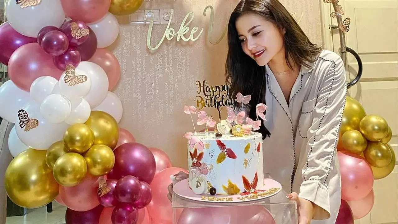 Voke Victoria merayakan ulang tahun ke-26