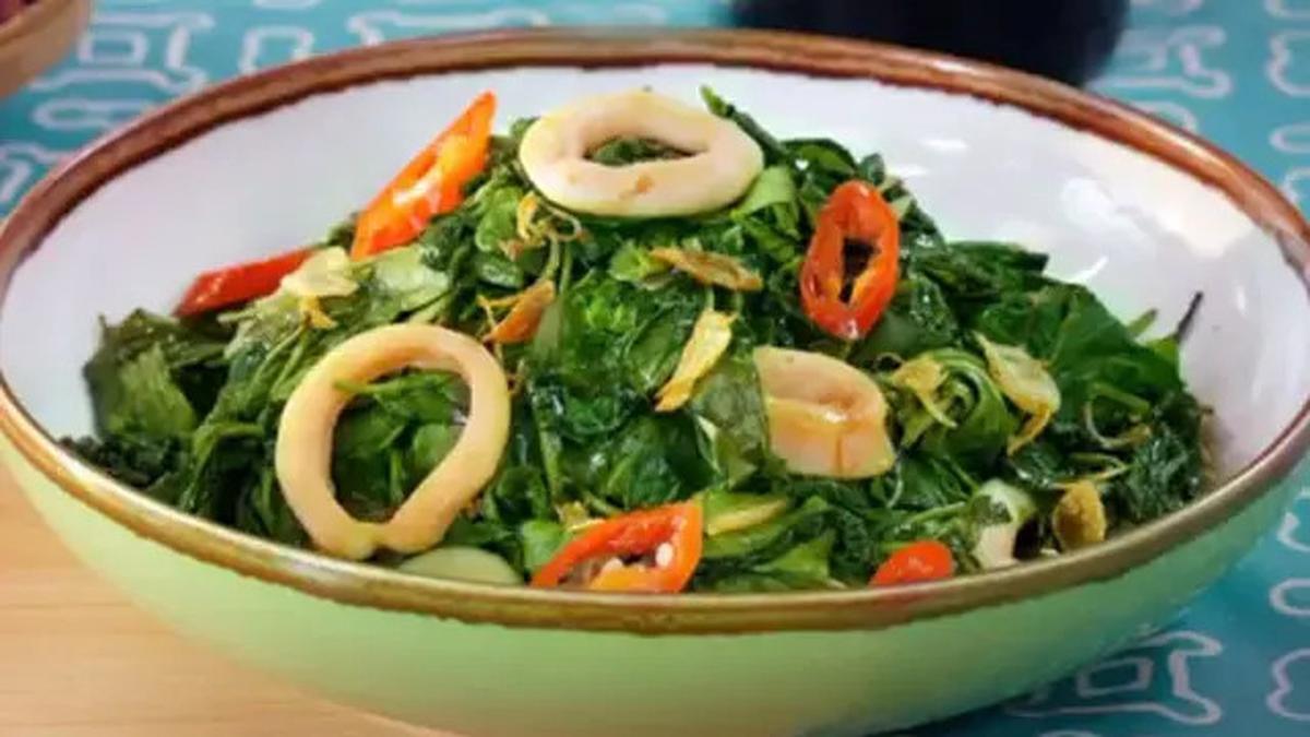 3 Langkah Mudah Membuat Cah Kangkung Tetap Hijau Segar Seperti di Restoran