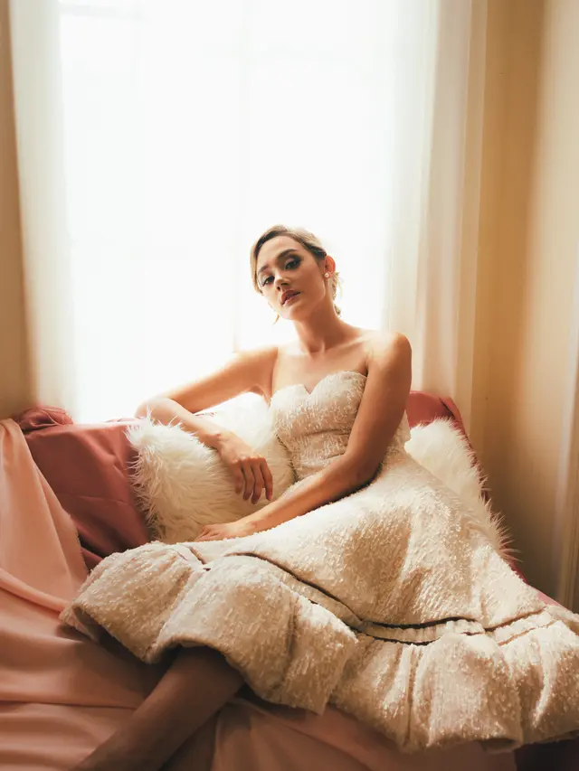 Koleksi busana dari Etiquette Indonesia untuk pejuang kanker payudara