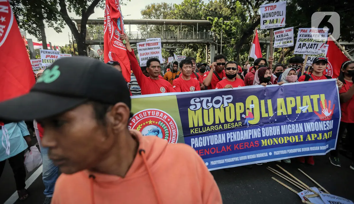 Pertama, revisi Kemnaker No. 260 Tahun 2015 untuk membuka hak rakyat bekerja di sektor domestik ke negara penempatan Arab Saudi, Uni Emirat Arab, Qatar, Oman dan Kuwait. (Liputan6.com/Faizal Fanani)