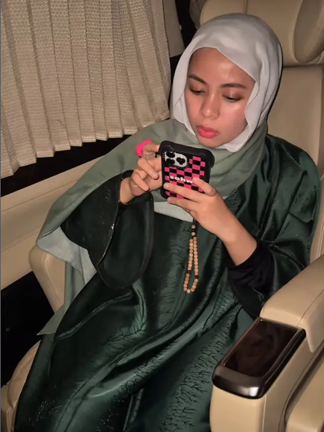 6 Potret Sohwa Halilintar Mengaji Selama Bulan Ramadan, Khatam Al-Quran di Hari ke-25