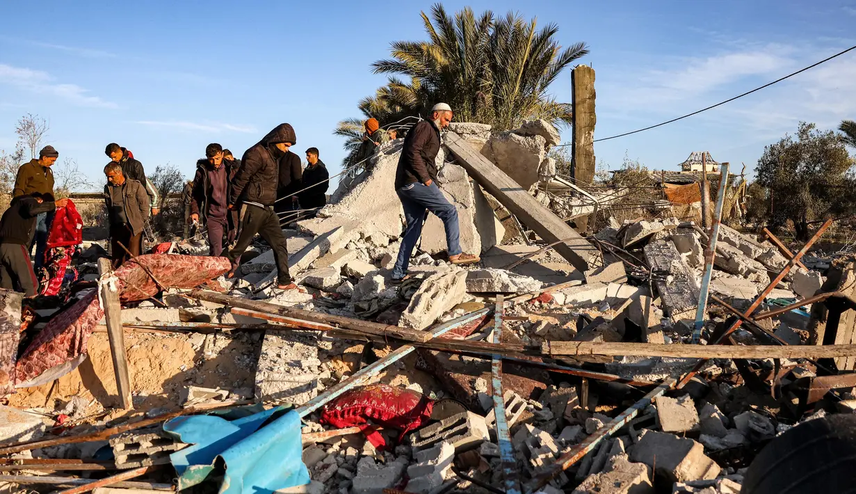 Militer Israel terus melanjutkan serangan mematikannya di sejumlah wilayah di Jalur Gaza. (BASHAR TALEB/AFP)