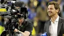 Pelatih FC Porto Andre Villas-Boas tersenyum lepas usai tim asuhannya mengalahkan Sporting Braga dalam partai final UEFA Europa League di Dublin, Irlandia, 18 Mei 2011. AFP PHOTO/MIGUEL RIOPA