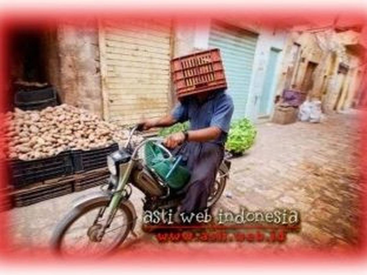 Tentang Helm yang Memungkinkan Melihat dengan Jelas