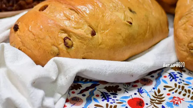 Cinnamon Raisin Bread