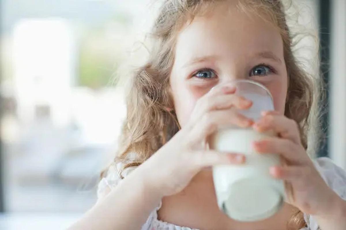 Dukung Anak Lebih Cemerlang, Ini 10 Vitamin yang Perlu Diberikan Sejak Dini