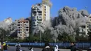 Serangan itu terjadi 40 menit setelah juru bicara militer Israel mengeluarkan peringatan serangan udara dan meminta warga meninggalkan wilayah tersebut. (Foto: AFP)