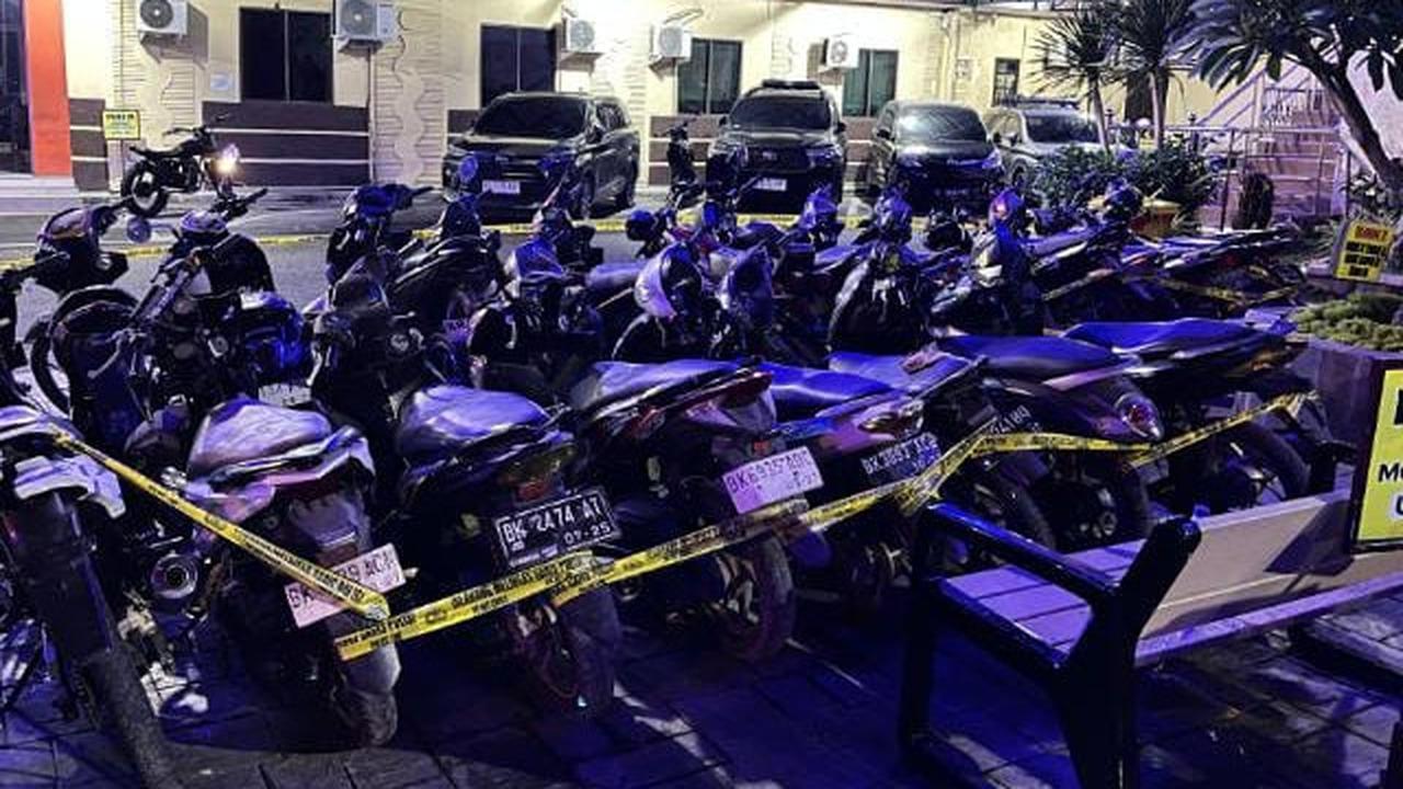 Isi Rumah di Medan Ini Mengejutkan, 'Dihuni' Puluhan Sepeda Motor Bodong