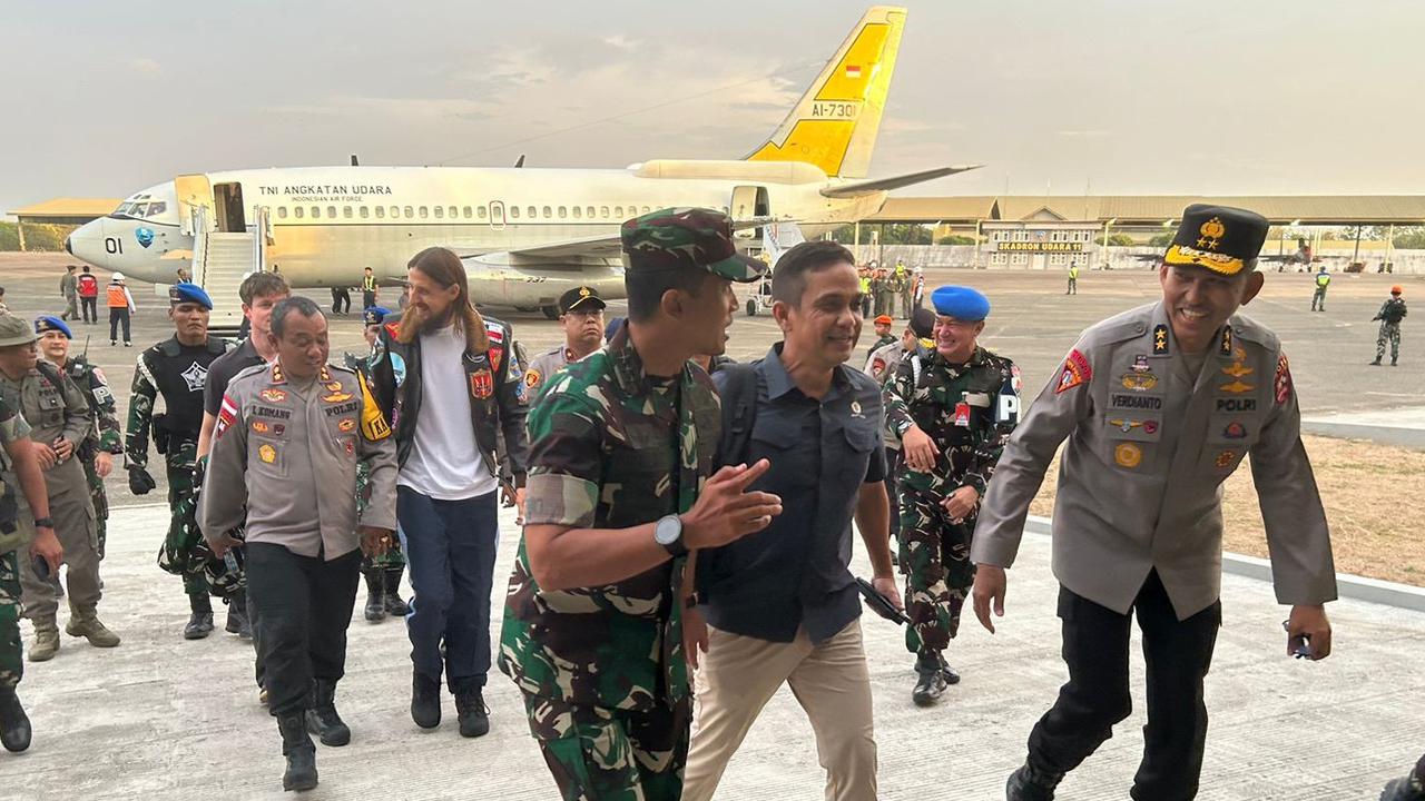 Satgas Damai Cartenz Ungkap Strategi di Balik Pembebasan Pilot Susi Air Philip Mehrtens
