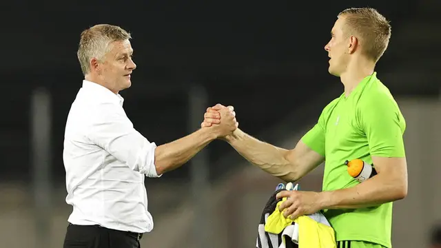 Karl-Johan Johnsson Kiper Copenhagen yang Membuat Manchester United Kerepotan