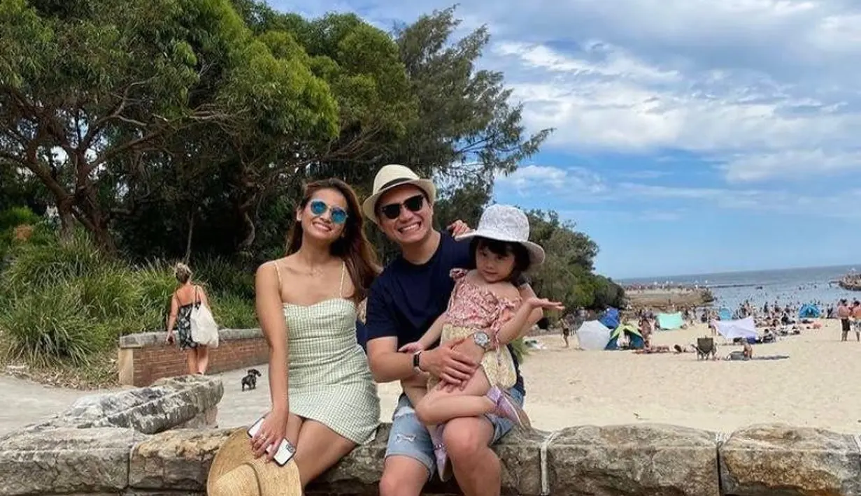 Acha Septriasa kini tengah menikmati peran sebagai seorang ibu. Aktris 32 tahun yang kini telah menetap di Australia itu telah vakum dari dunia hiburan Tanah Air dan lebih banyak menghabiskan waktu bersama suaminya dan putrinya. (Instagram/septriasaacha).