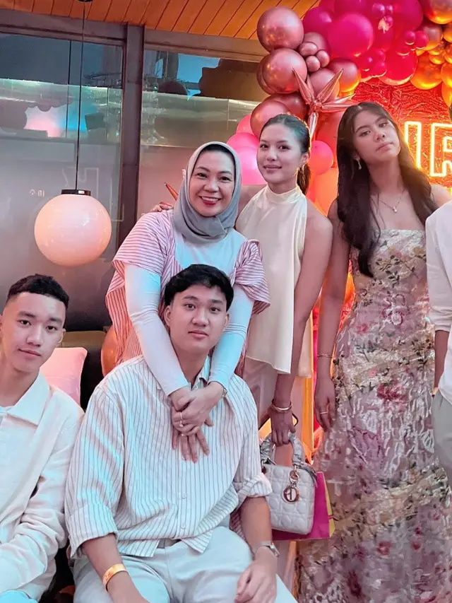 Almira Yudhoyono saat Pesta Ulang Tahun Sweet Seventeen.
