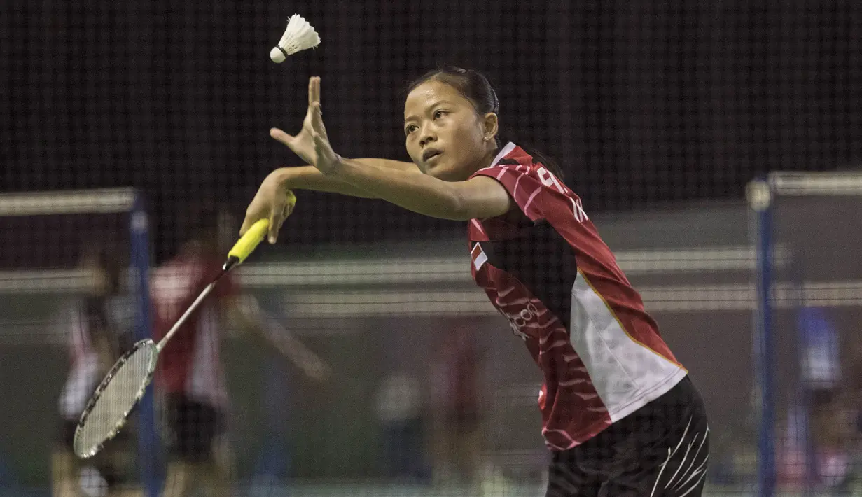 Pebulutangkis tunggal putri Indonesia, Fitriani, berlatih keras jelang babak kualifikasi Piala Uber 2016. (Bola.com/Vitalis Yogi Trisna)