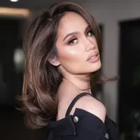 Tampilan Cinta Laura mencuri perhatian, potongan rambut bob-nya menampilkan kesan yang fresh. [Foto: Instagram/ Cinta Laura]