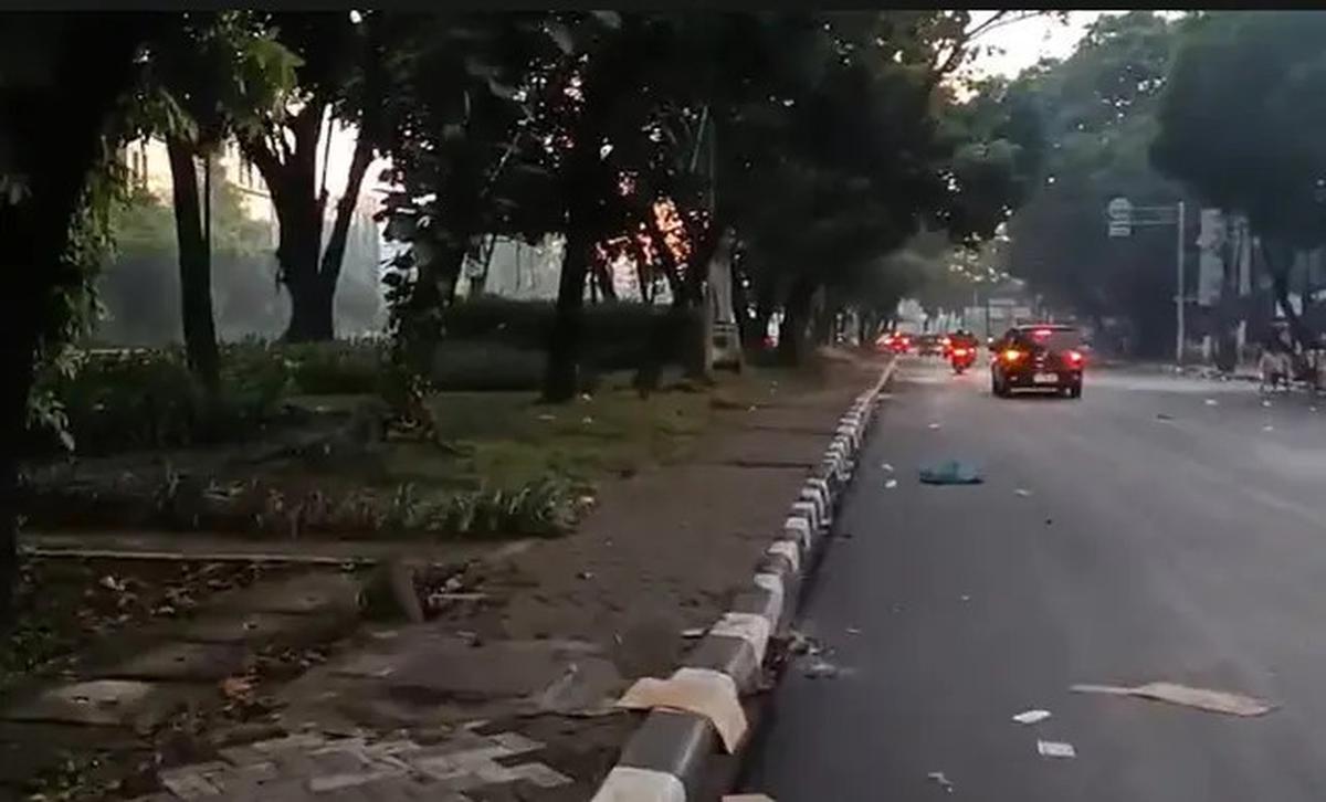 Kondisi Sekitaran Kwitang Pagi Ini, Sisa Gas Air Mata Masih Terasa
