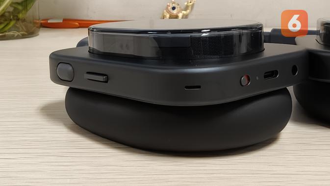 Tombol fitur untuk pengaturan volume dan kontrol di Nothing Headphone (1). (Liputan6.com/ Yuslianson)