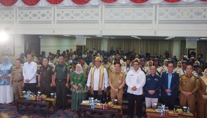 Pelepasan Transmigran Daerah Asal Tahun 2025 yang digelar di Provinsi Lampung, Selasa (16/12/2025). Pelepasan dipimpin langsung Wakil Menteri Transmigrasi (Wamentrans) Viva Yoga Mauladi. (Liputan6.com/Rizqi Tri Noviasari)