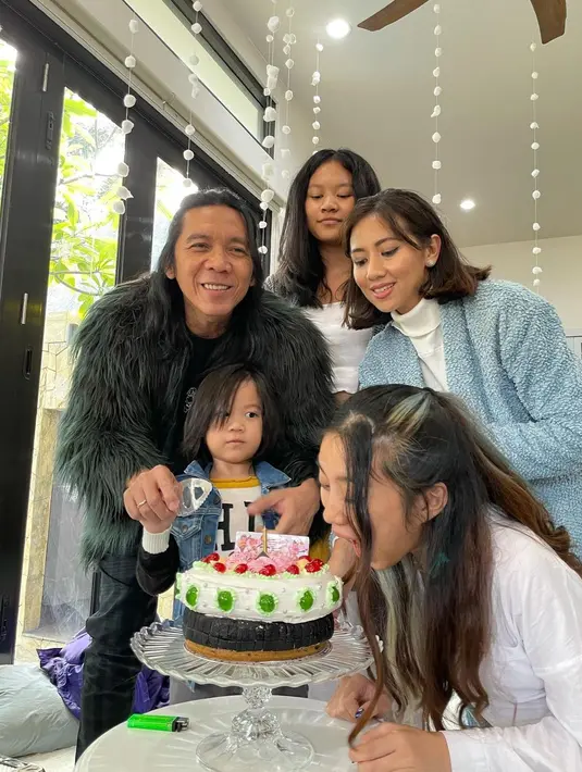 Bimbim Slank dan Reny Setiawati (Instagram/realmemi)