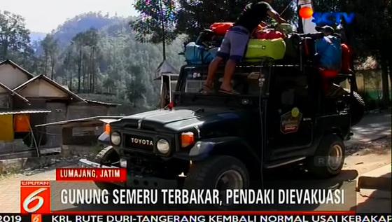 VIDEO: Api Lalap Lereng Gunung Semeru, Pendaki Dievakuasi