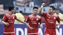 Striker Persija, Bambang Pamungkas, melakukan selebrasi usai mencetak gol ke gawang Mitra Kukar pada laga perempat final Piala Presiden di Stadion Manahan, Solo, Minggu, (4/2/2018). Persija menang 3-1 atas Mitra Kukar. (Bola.com/M Iqbal Ichsan)