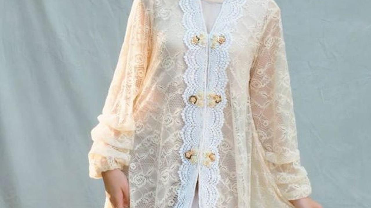 <b>Kombinasi Baju Kurung dan Rok Plisket</b>