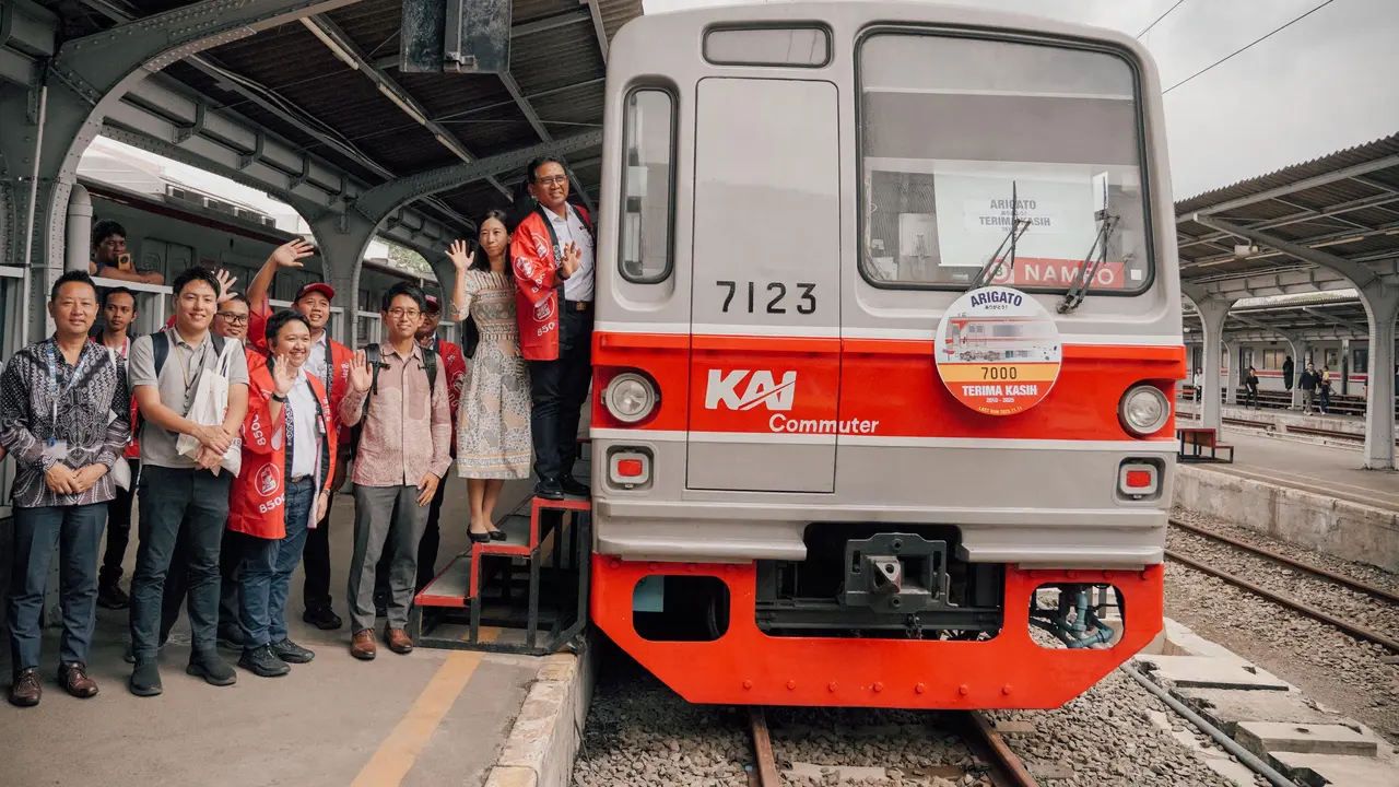 KAI Commuter resmi menggelar rangkaian seremonial perjalanan terakhir (Last Run) bagi Kereta Rel Listrik (KRL) Seri 7000, Seri 8500, dan Seri 203. (Foto: KAI)