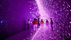 Menikmati Keseruan Spot Instagramable Space and Time Cube Surabaya