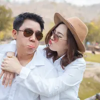 ilustrasi pasangan cinta/WitthayaP/Shutterstock