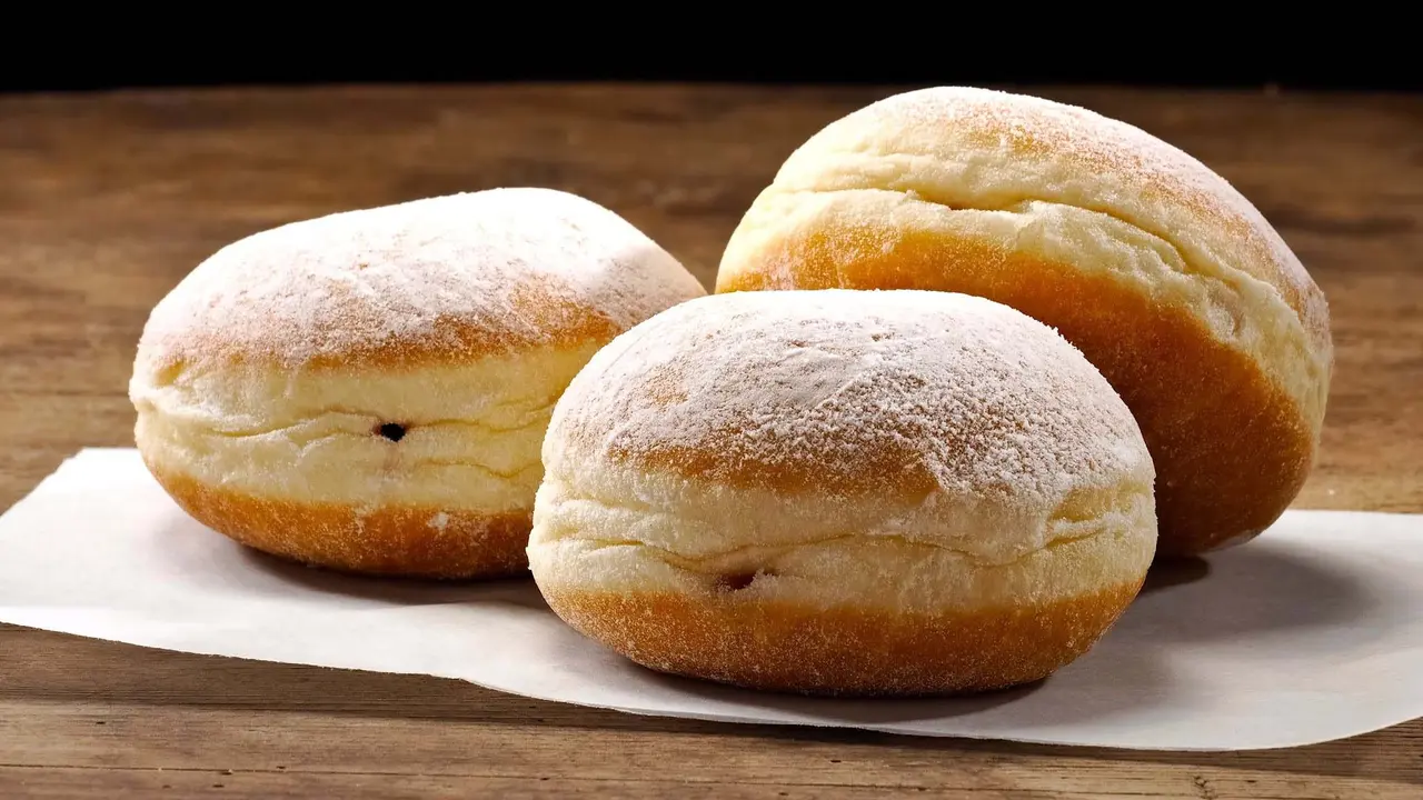[Fimela] Donat Isi