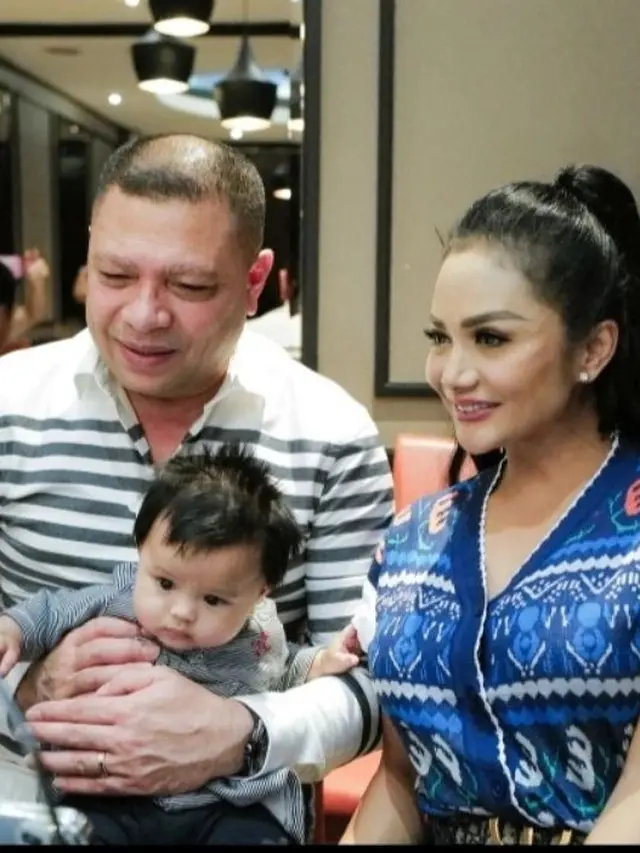 Keakraban Raul Lemos dengan Ameena, putri Aurel dan Atta Halilintar (Foto: Instagram @raullemos06)