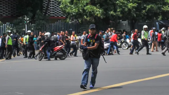 20160114-Ini Foto Pelaku Teror Sarinah?-Jakarta