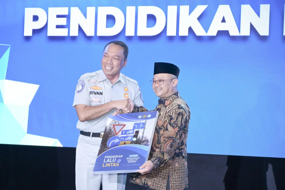 Menteri Pendidikan Dasar dan Menengah (Mendikdasmen), Abdul Mu'ti dan Direktur Utama Jasa Raharja, Rivan A. Purwantono (Istimewa)