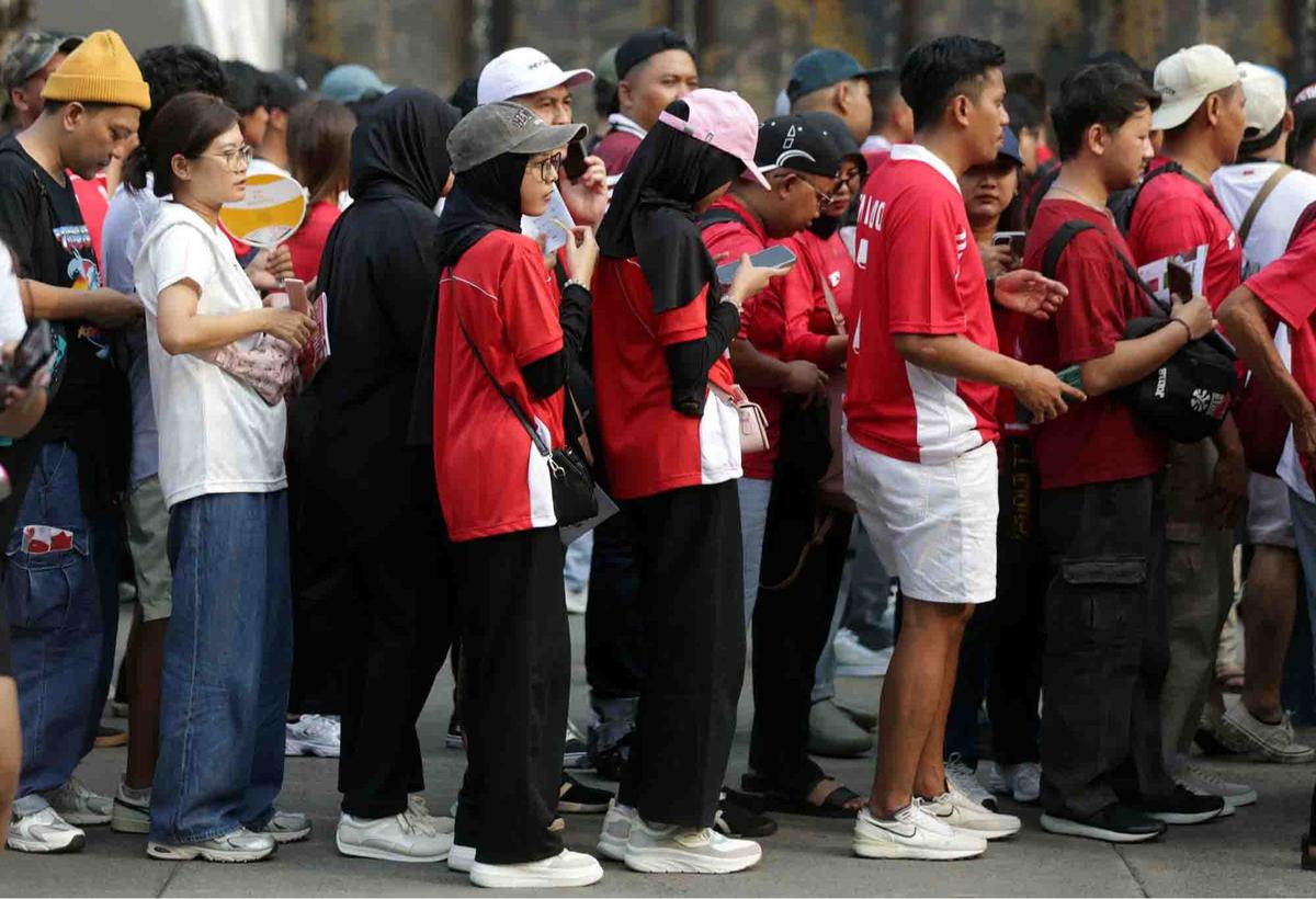 FOTO: Ribuan Suporter Padati GBK, Beri Dukungan Penuh Timnas Indonesia